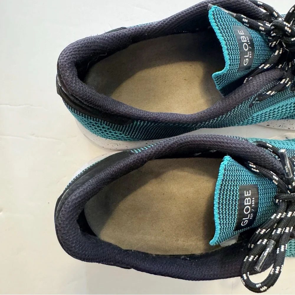 Globe avante sneakers